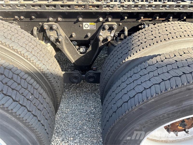 Kenworth T680 T/A Day Cab Truck Tractor Sattelzugmaschinen