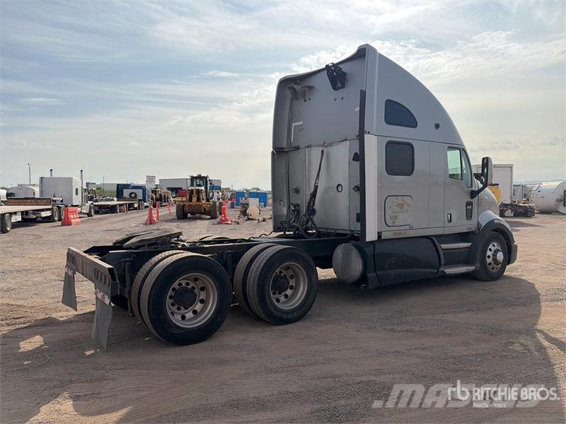 Kenworth T700 Motrici e Trattori Stradali