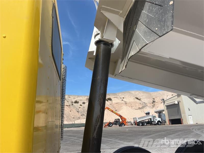 Kenworth T800 شاحنات قلابة