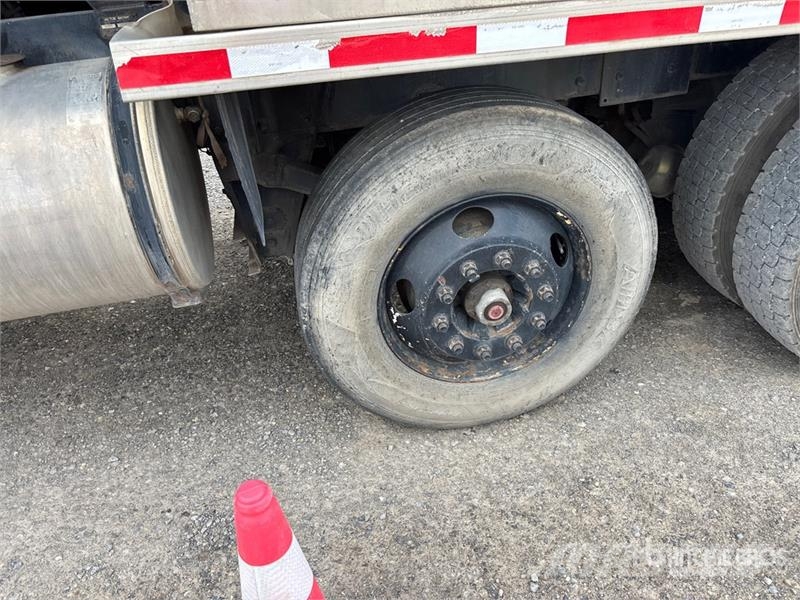 Kenworth T800 Kombinované/Čerpací cisterny