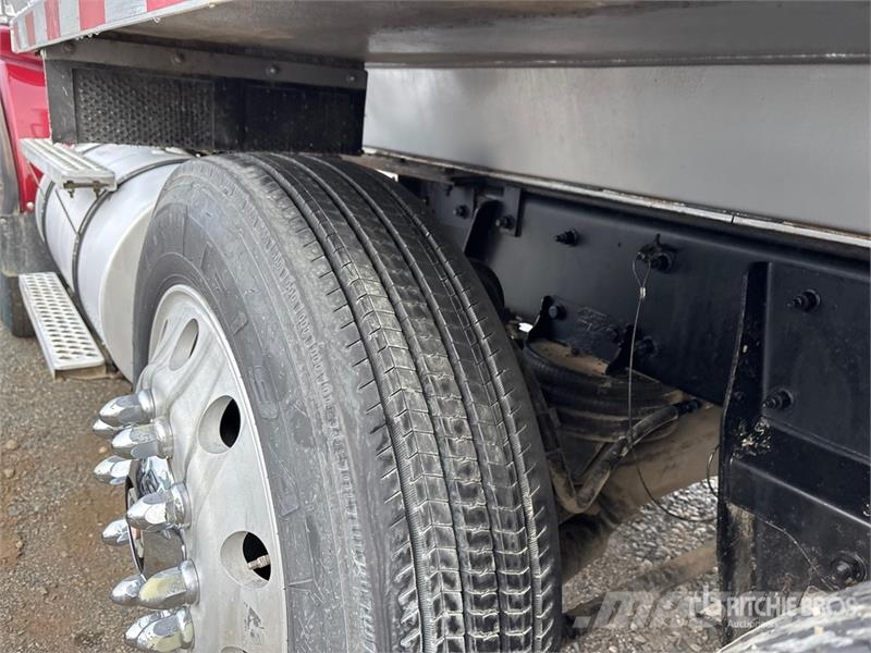Kenworth T800 شاحنات قلابة