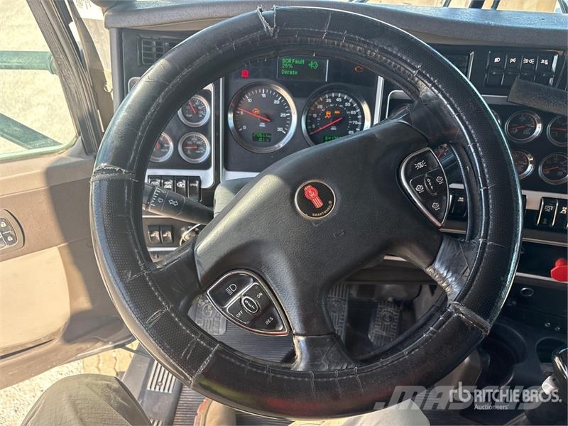 Kenworth T800 Vetopöytäautot