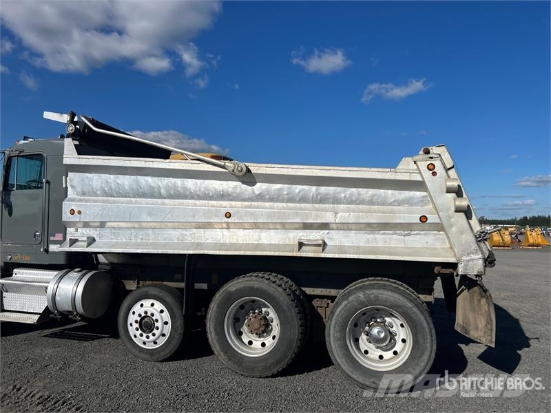 Kenworth T800 Pašizgāzējs
