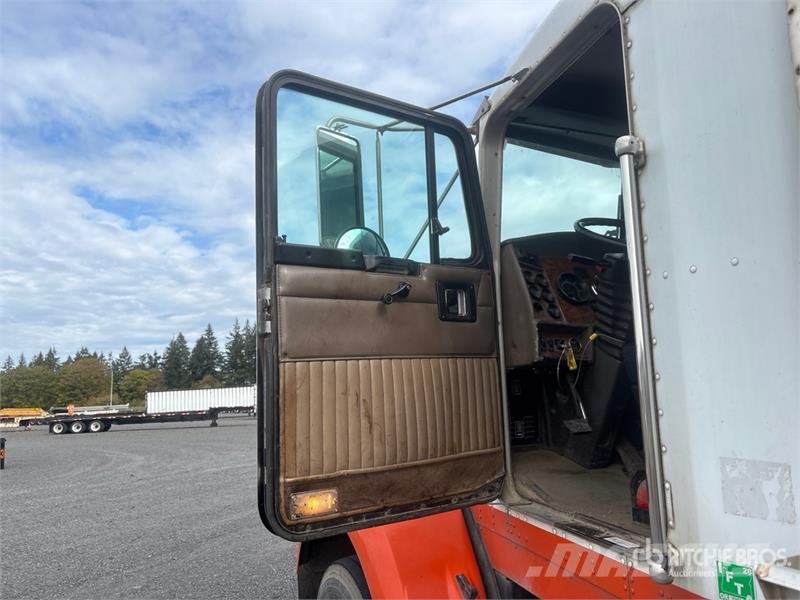 Kenworth T800 Tankerli kamyonlar