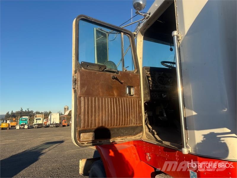 Kenworth T800 Cisterny na vodu