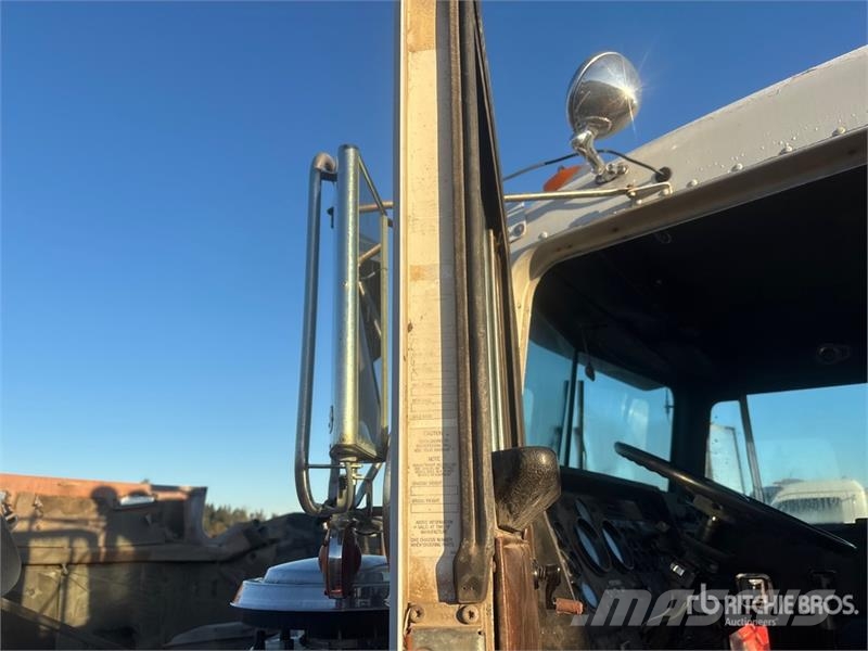 Kenworth T800 Cisterny na vodu