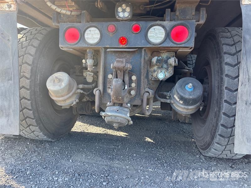 Kenworth T800 Pašizgāzējs