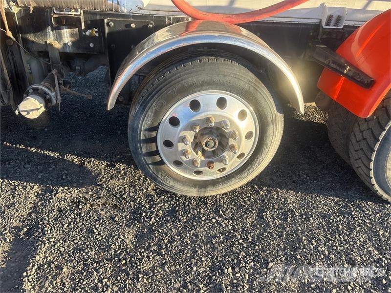 Kenworth T800 Cisterny na vodu
