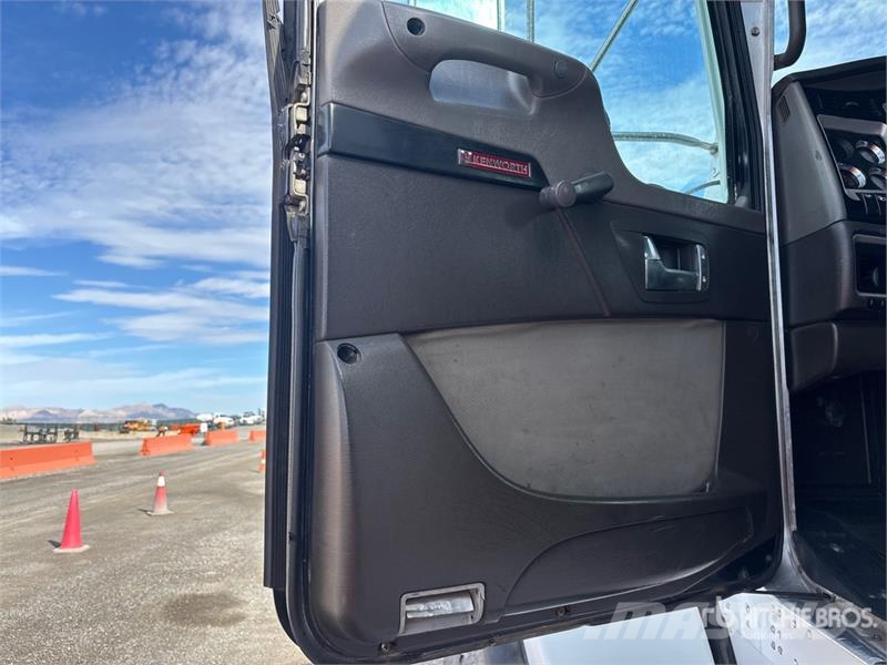 Kenworth T800 Kombinované/Čerpací cisterny