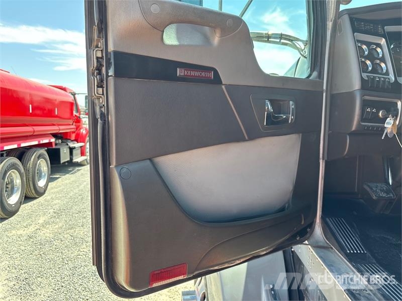 Kenworth T800 Autotractoare