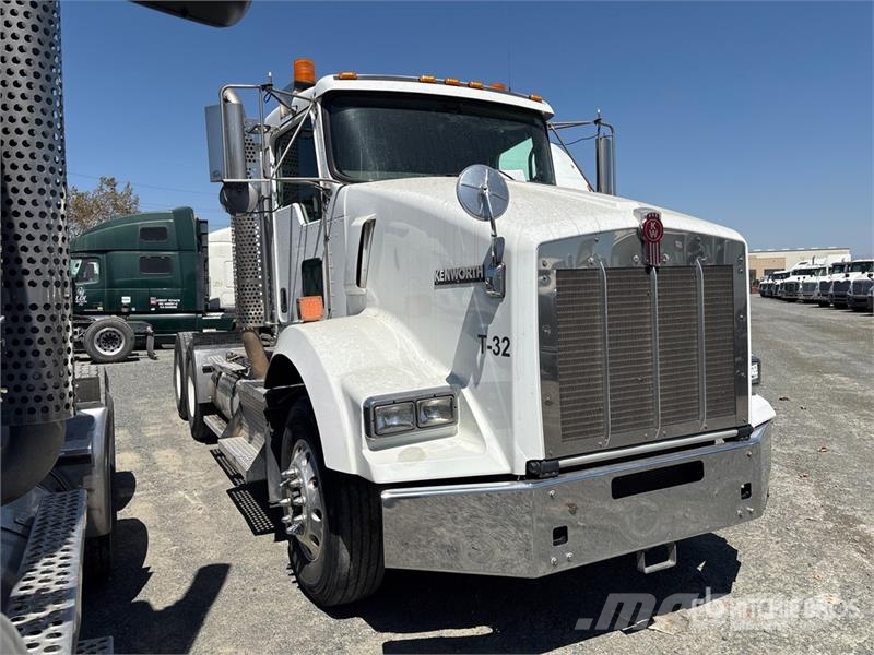 Kenworth T800 Prime Movers