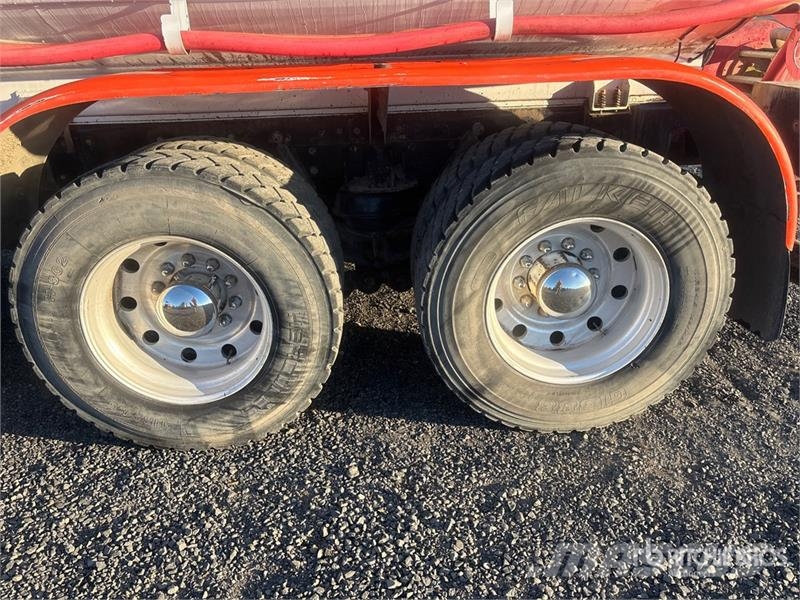 Kenworth T800 Cisterny na vodu