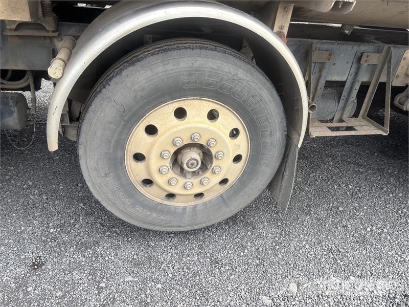 Kenworth T800 Tankerli kamyonlar