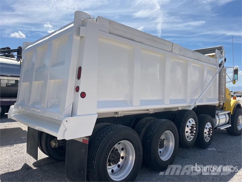 Kenworth T800 شاحنات قلابة