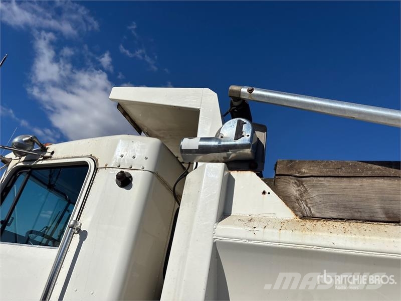 Kenworth T800 Pašizgāzējs