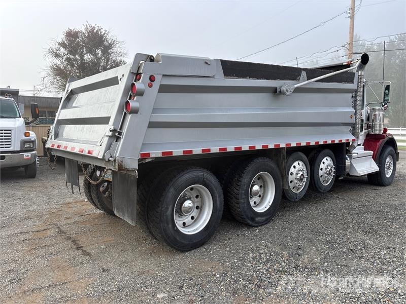 Kenworth T800 شاحنات قلابة