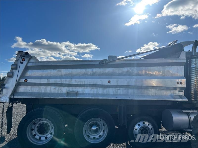 Kenworth T800 Pašizgāzējs