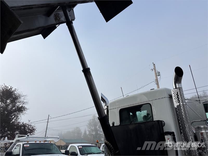 Kenworth T800 شاحنات قلابة