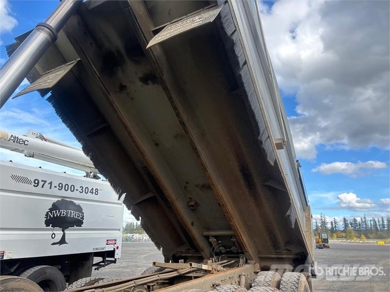 Kenworth T800 Tipper trucks