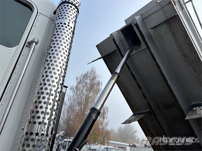 Kenworth T800 شاحنات قلابة