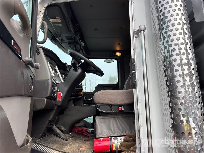 Kenworth T800 شاحنات قلابة