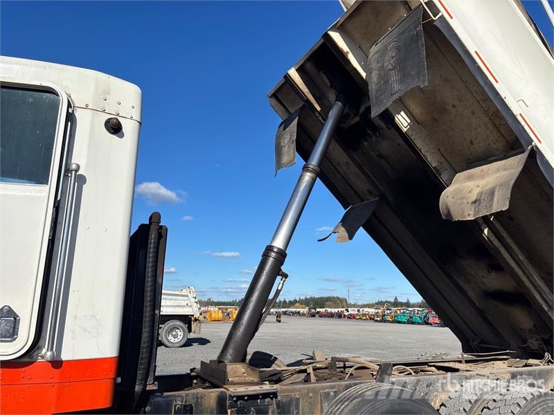 Kenworth T800 Pašizgāzējs