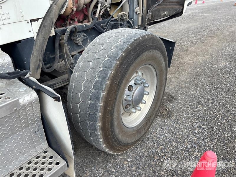 Kenworth T800 Kombinované/Čerpací cisterny
