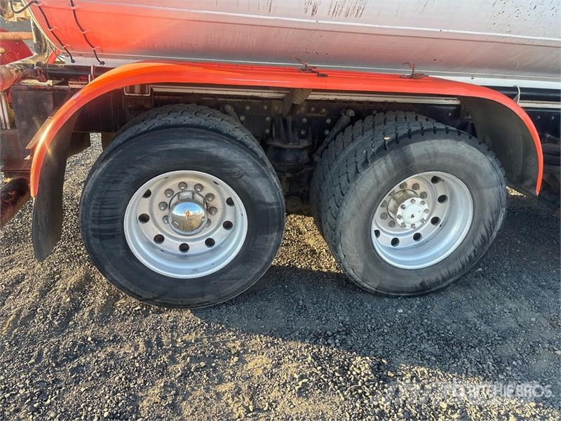 Kenworth T800 Cisterny na vodu