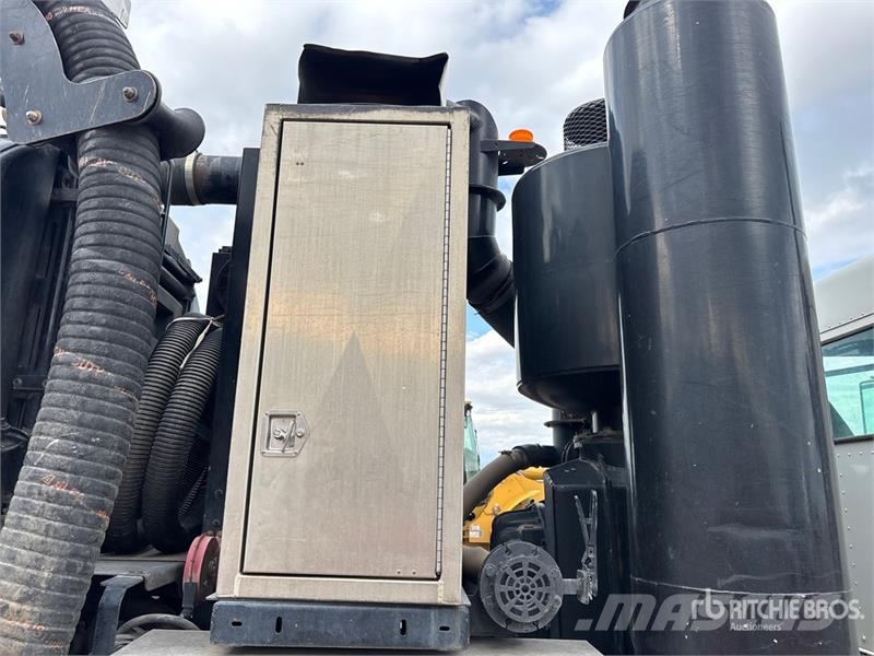 Kenworth T800 Kombinované/Čerpací cisterny