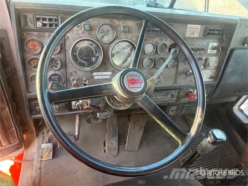 Kenworth T800 Cisterny na vodu