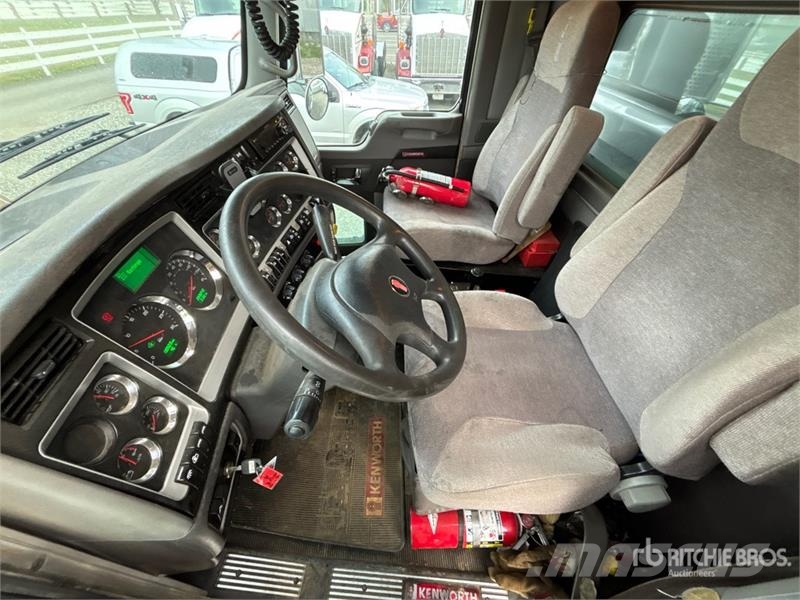 Kenworth T800 شاحنات قلابة