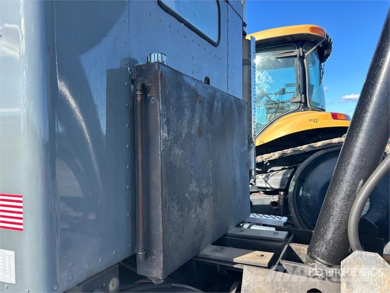 Kenworth T800 Pašizgāzējs