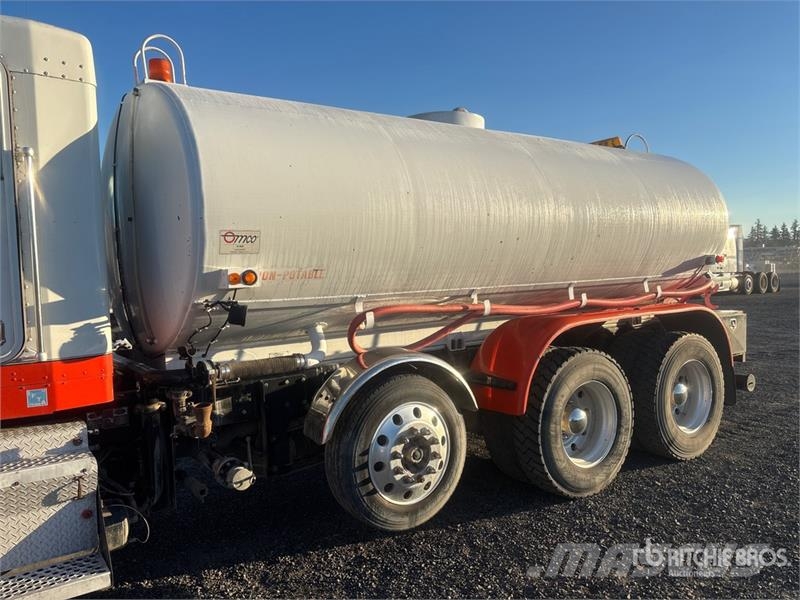 Kenworth T800 Cisterny na vodu