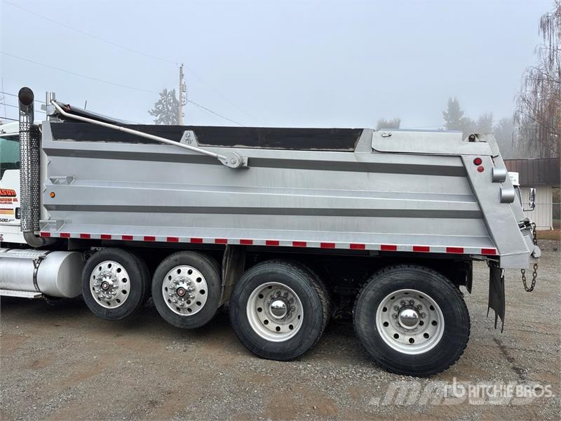 Kenworth T800 شاحنات قلابة