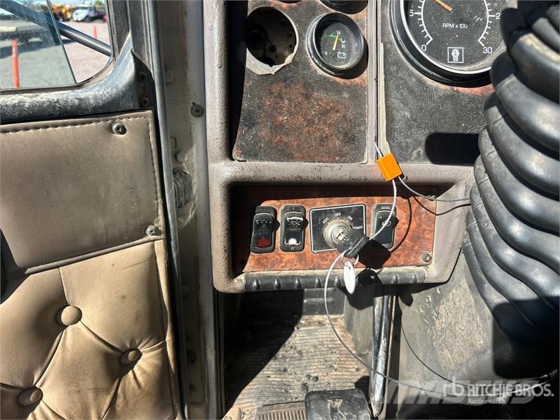 Kenworth T800 14x4 Super 18 Five Axle Dump Truck Kiper kamioni