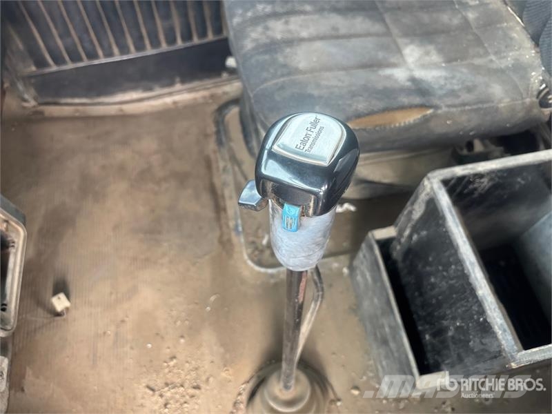 Kenworth T800 6x4 Fuel and Lube Truck Tankwagen