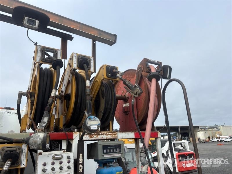 Kenworth T800 6x4 Fuel and Lube Truck Tankwagen