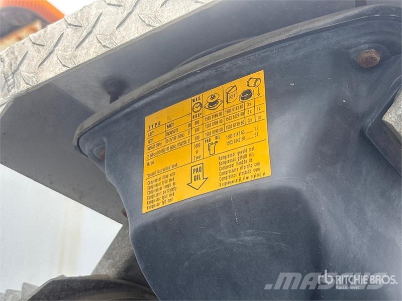 Kenworth T800 6x4 Fuel and Lube Truck Tankwagen