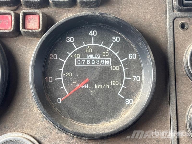Kenworth T800 6x4 Fuel and Lube Truck Tankwagen