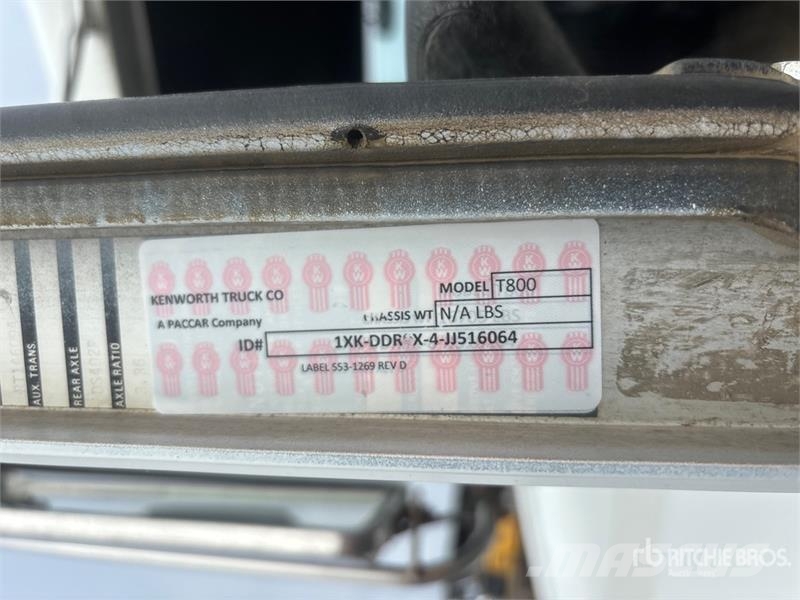 Kenworth T800 6x4 Fuel and Lube Truck Tankwagen