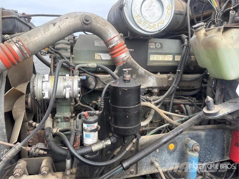 Kenworth T800 6x4 Fuel and Lube Truck Tankwagen