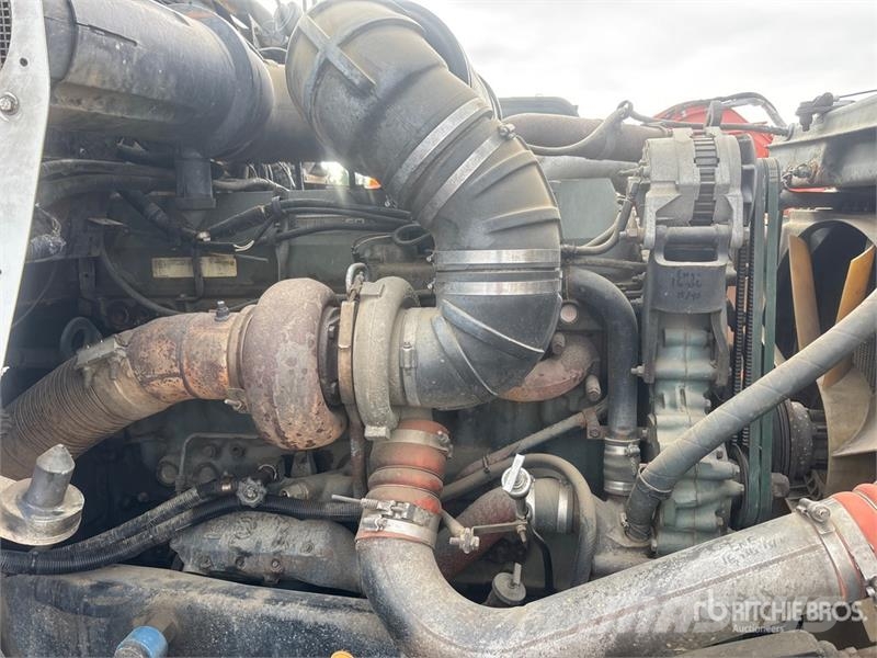 Kenworth T800 6x4 Fuel and Lube Truck Tankwagen