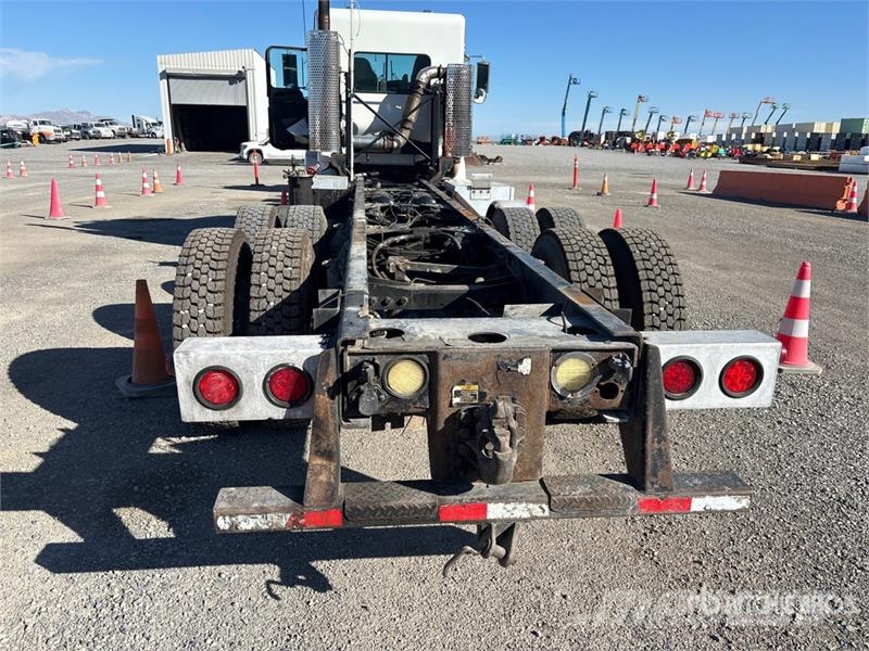 Kenworth T800 8x4 Cab and Chassis Kabine i unutrašnjost