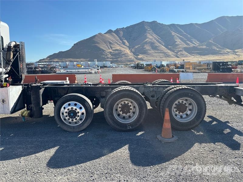 Kenworth T800 8x4 Cab and Chassis Kabine i unutrašnjost