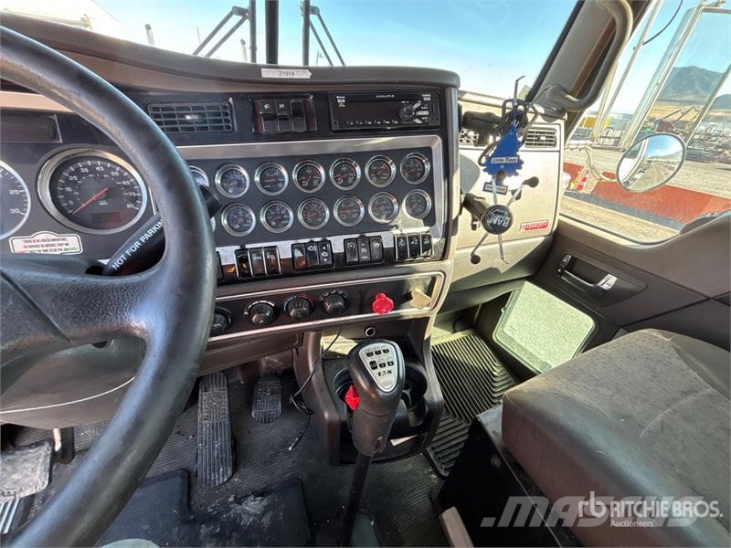 Kenworth T800 8x4 Cab and Chassis Kabine i unutrašnjost