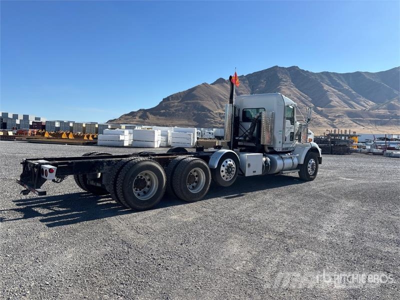 Kenworth T800 8x4 Cab and Chassis Kabine i unutrašnjost