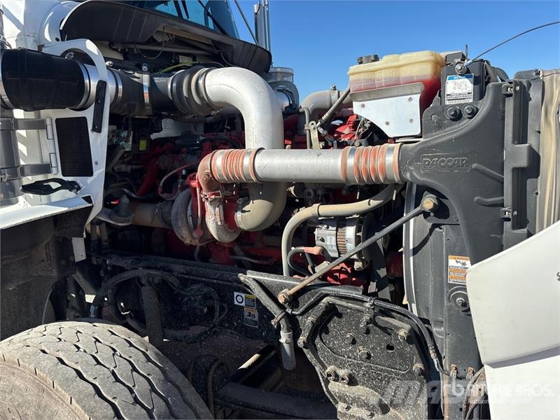 Kenworth T800 8x4 Cab and Chassis Kabine i unutrašnjost