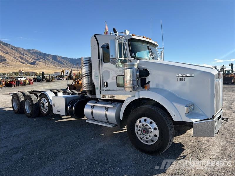 Kenworth T800 8x4 Cab and Chassis Kabinen