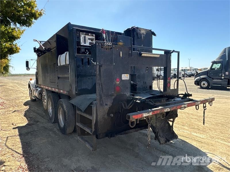 Kenworth T800 8x4 Hot Patch Truck Tanker trucks