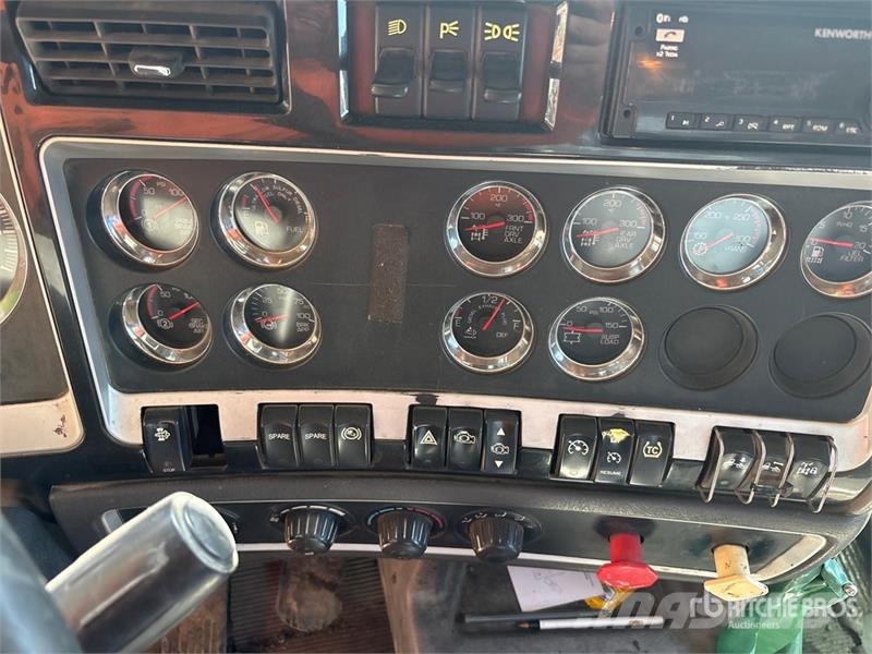 Kenworth T800 8x4 Hot Patch Truck Tanker trucks